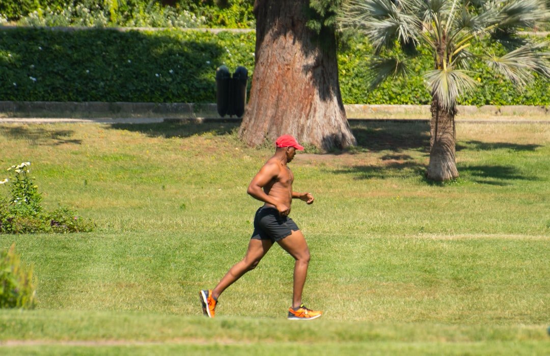 Beat the Heat: Finding the Best Cooling Neck Gaiter for Running - OPlace