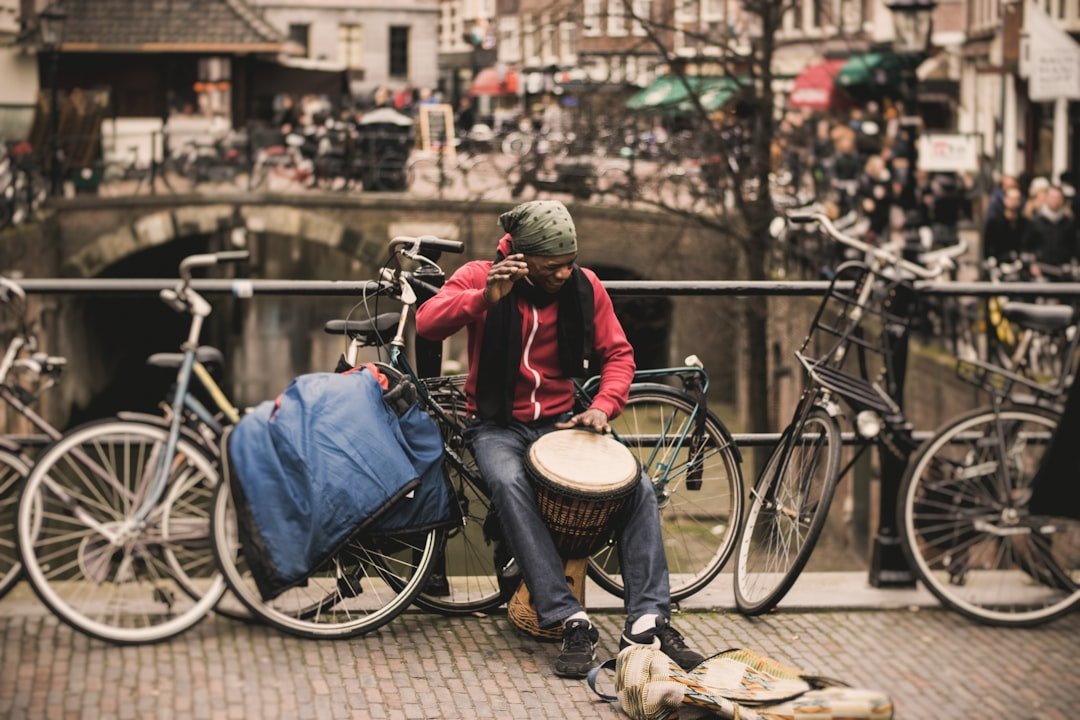 Best Bike Saddle Bag Setup for Commuters: Storage Without the Bulk - OPlace