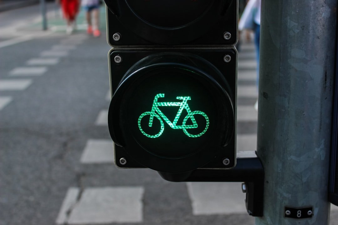 Best GPS Bike Tracker Taillight: Top Anti-Theft Cycling Lights Reviewed - OPlace