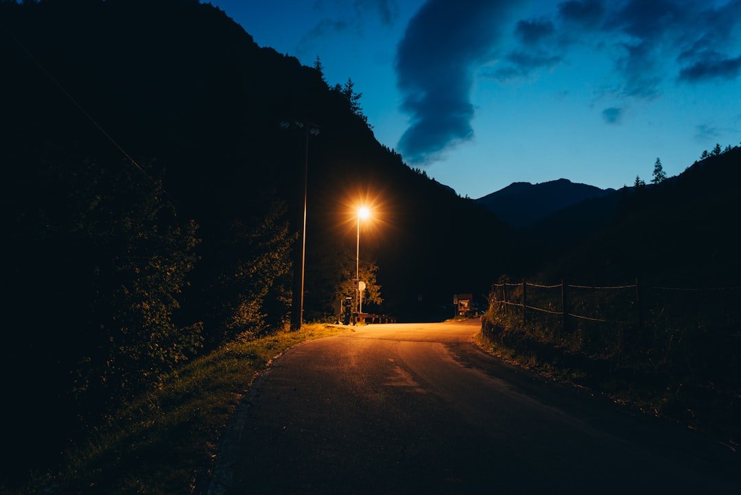 Conquer the Dark: Choosing the Best Mountain Bike Lights for Night Riding - OPlace