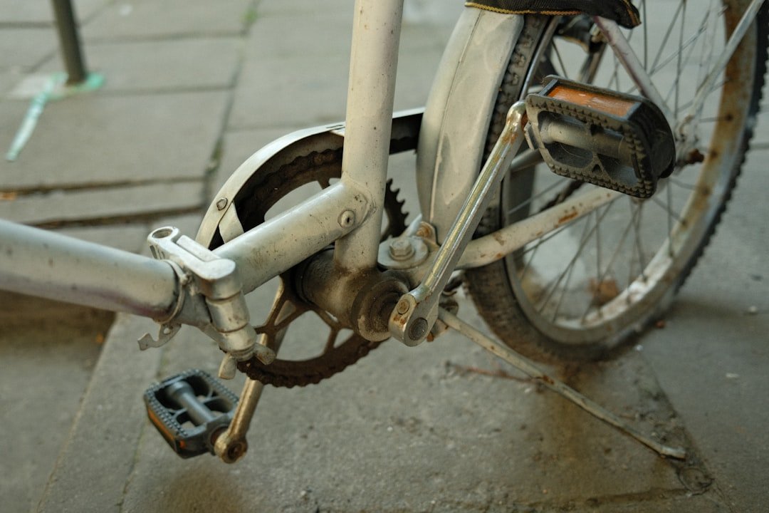 E-Bike Smart Brake Light: Worth the Cost? A Detailed Comparison - OPlace