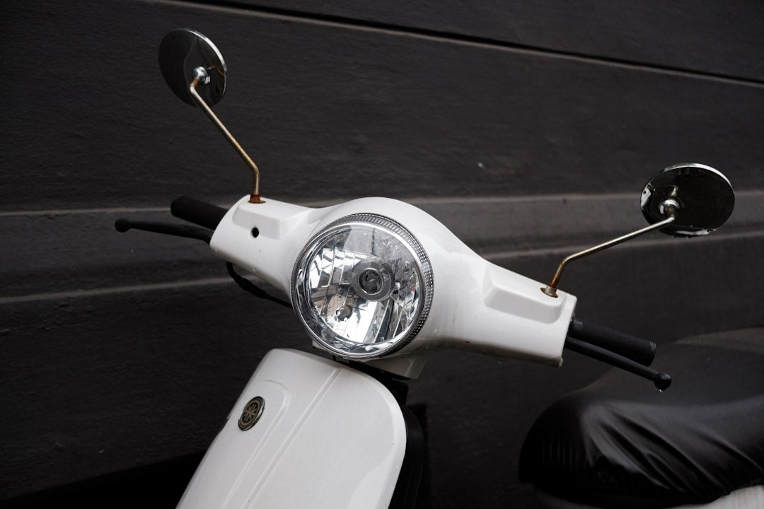 Effortless Install: Smart Brake Sensing Taillight on Your E-bike - OPlace