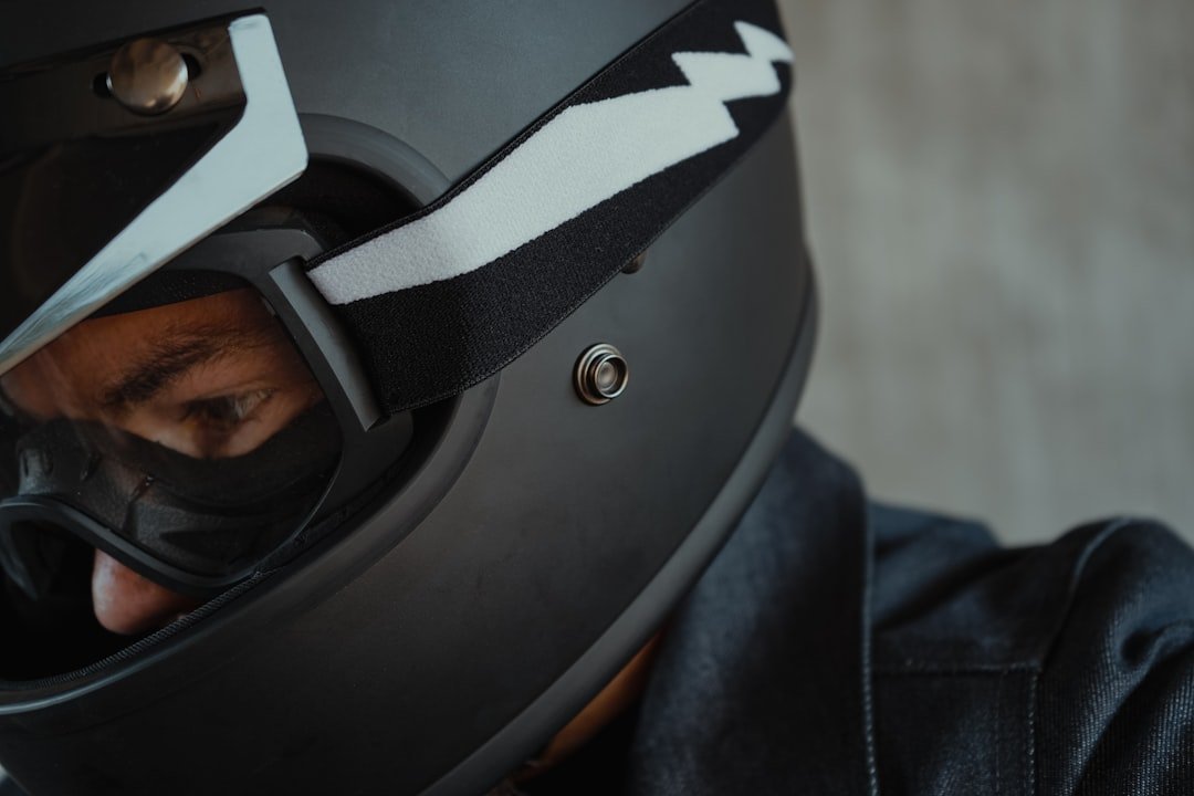 Motorcycle Goggles vs. Sunglasses: Which Offers Superior Eye Protection? - OPlace