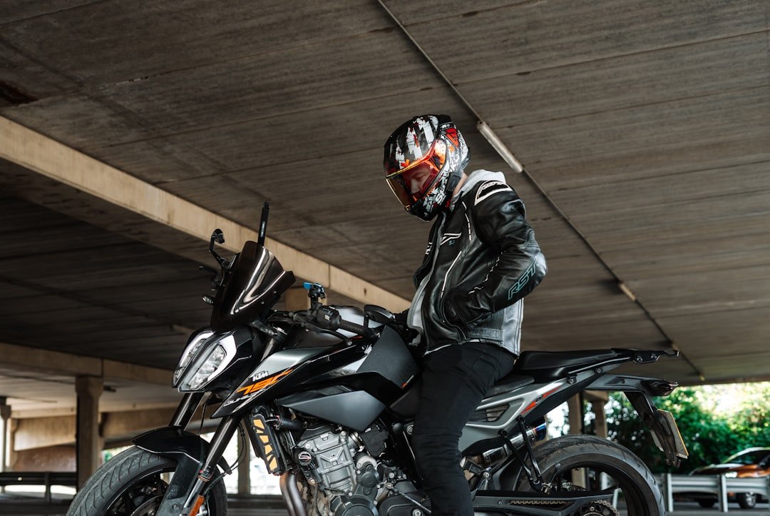 Riding Gear Bundle Guide for Riders: How to Choose Useful Everyday Gear - OPlace