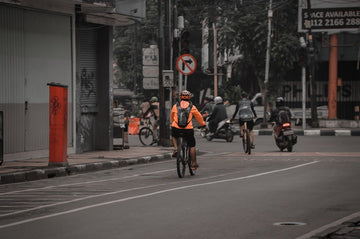 Smart Brake Sensing Tail Lights: Enhanced E-Bike Safety for City Commuters - OPlace