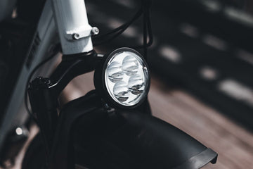 Smart Brake Sensing Tail Lights: Superior Safety Over Standard Bike Lights - OPlace