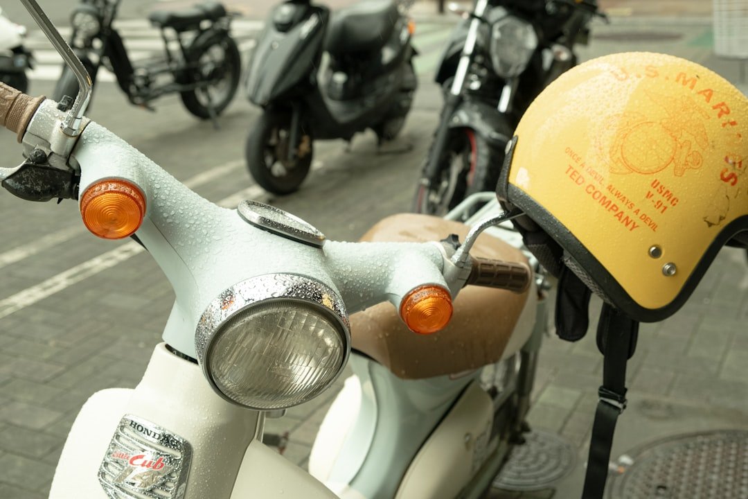USB Powered Helmet Deodorizer for Fast Drying: A Rider's Guide - OPlace